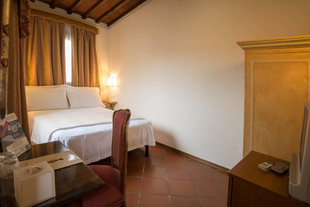 Hotel Atlantic Palace Florencia Exterior foto