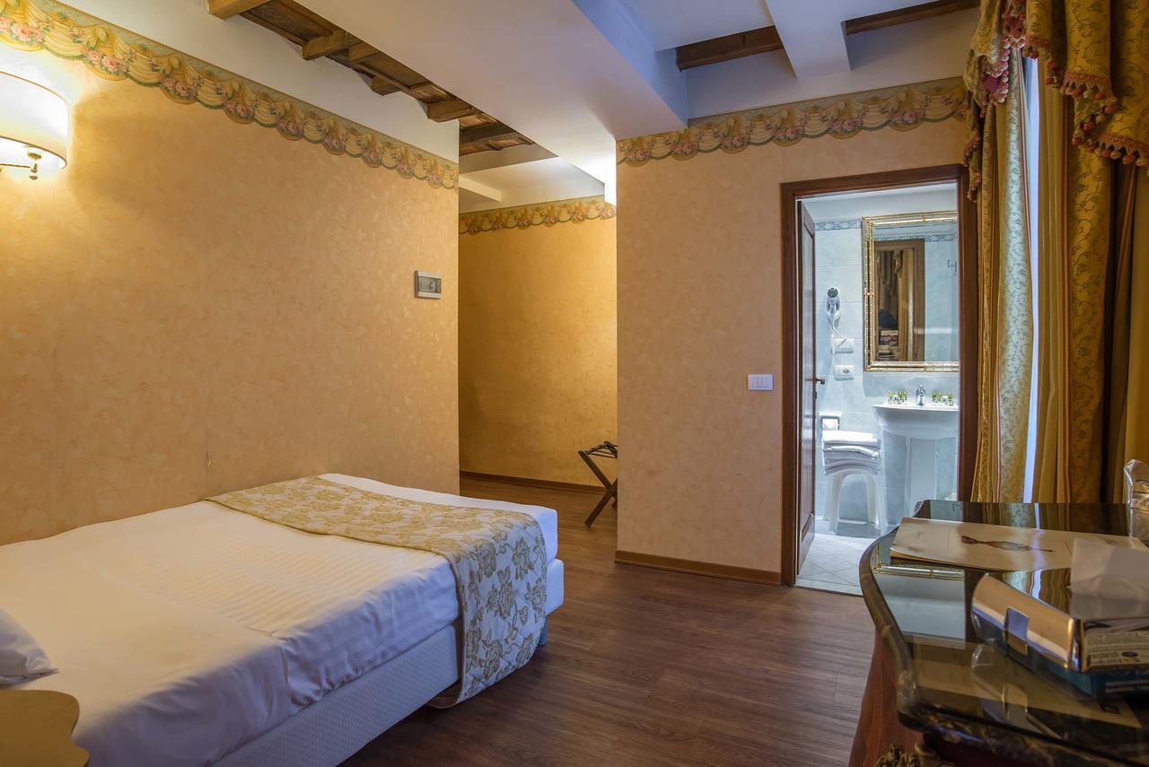 Hotel Atlantic Palace Florencia Exterior foto
